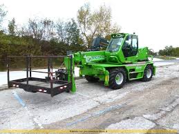 Chariot télescopique rotatif avec nacelle sur Fréjus
